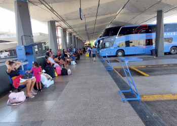 Rodoviária prevê 82 mil embarques em dezembro e alerta sobre transporte clandestino