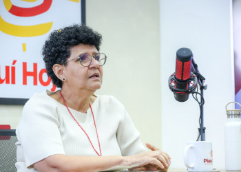 Alepi concede título de cidadania piauiense à secretária Rejane Tavares nesta segunda (24)