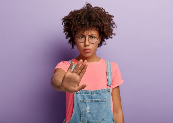 Entenda o papel dos pais na prevenção ao bullying entre crianças e adolescentes