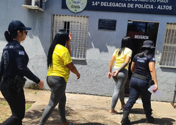 Mulheres são presas tentando entrar com drogas na Cadeia Pública de Altos