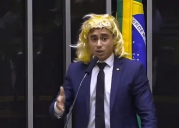 Deputado Nikolas Ferreira vota contra programa “Gás do Povo”