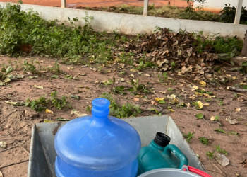 Sem água há 3 dias, moradores de Serra Branca recorrem a poços na região de São Raimundo
