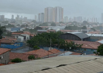 Teresina e 158 cidades do Piauí tem previsão de chuva forte e ventos para quarta-feira(28)