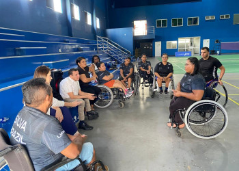 Paratletas do badminton ganham novas cadeiras de rodas adaptadas