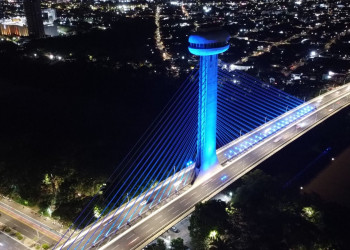 Ponte Estaiada e sedes da PF ganham luz azul em homenagem a policiais mortos no Piauí