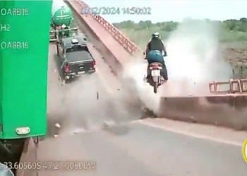 Novas imagens mostram caminhões e moto arremessados em desabamento de ponte entre TO e MA