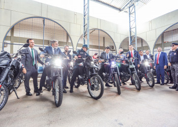 Rafael Fonteles entrega 7.200 pistolas Glock e novo fardamento azul para a Polícia MIlitar