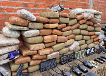 Cem quilos de drogas enterradas são apreendidas em sítio em Caxias