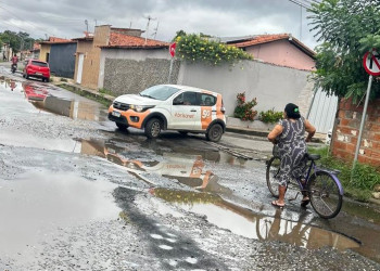 “Teresina virou um caos”, diz líder comunitário sobre gestão de Sílvio Mendes