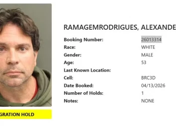 Justiça dos EUA divulga foto de Alexandre Ramagem preso em Orange County