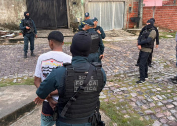 Quatros adolescentes são apreendidos por roubar carro e atropelar mulheres em Teresina