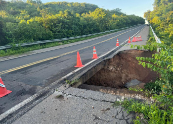 Caminhões devem fazer desvio por Cocal após cratera se abrir na BR-343