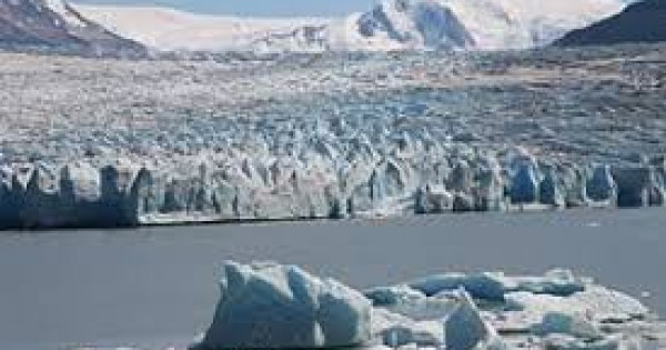 Campo de gelo na Patagônia chilena é rompido por mudanças climáticas