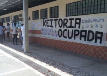 Movimentos sociais apoiam ocupação de estudantes na reitoria da UFPI contra PEC 241