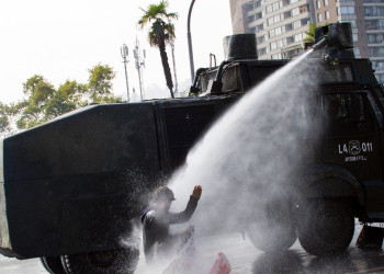 Alckmin diz que uso de jatos de água evita bala de borracha