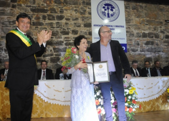 Governador participa de solenidade do Dia do Piauí e anuncia obras em Parnaíba