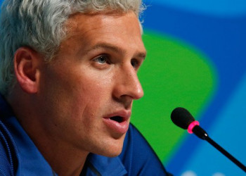 Pivô de polêmica no Rio, nadador Ryan Lochte anuncia que será pai