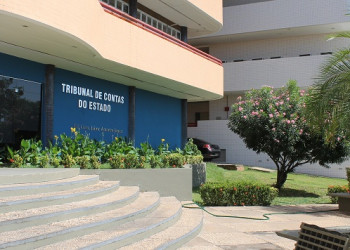 O Globo destaca decisões do TCE do Piauí de bloquear contas de prefeitura para pagar servidores