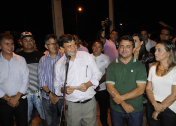 Governador entrega obras de calçamento em Campo Maior
