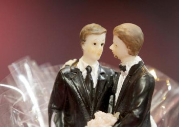 'Casamento gay' de idosos héteros vira polêmica na Itália