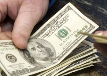 Banco Central vai atuar para 'suavizar' alta do dólar