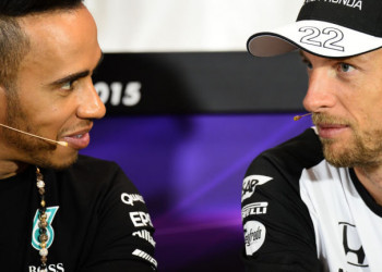 Compatriota 'se oferece' para bater em Rosberg e ajudar Hamilton em decisão