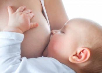 Leite materno pode impedir bebês de contraírem infecção mortal