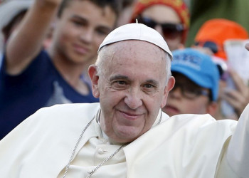 Papa lamenta ataque em Berlim e fala em 