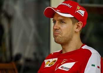 Vettel pode se complicar com FIA depois de toque em Baku