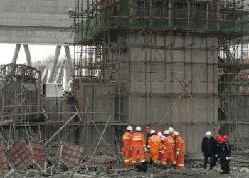 Torre de resfriamento desaba na China e mata 22 pessoas