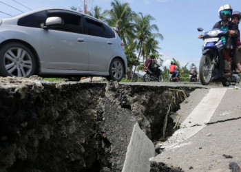 Terremoto deixa ao menos 97 mortos na Indonésia