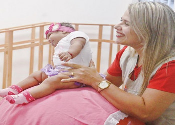 Bebês com microcefalia têm seu primeiro Natal no Ceir