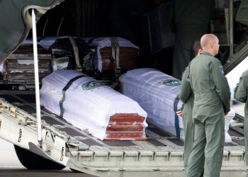 Primeiro avião com corpos das vítimas pousa em Chapecó