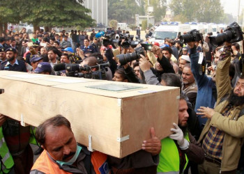 Paquistão vai recorrer a exames de DNA para identificar mortos