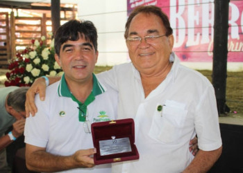 Secretário de Desenvolvimento Rural recebe título de Amigo da Ovinocaprinocultura