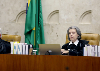 Relator acata denúncia de peculato contra Renan Calheiros; sessão foi suspensa
