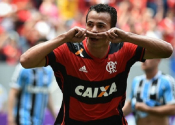 Damião reforça desejo de permanecer no Fla e mantém esperança no título: 'Tem chance'