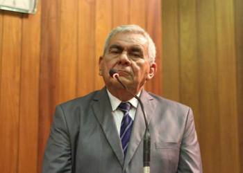 Zé Hamilton considera reforma política única saída para o Brasil