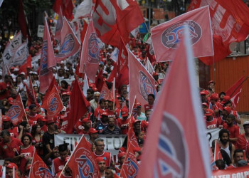 Centrais sindicais se mobilizam contra as reformas