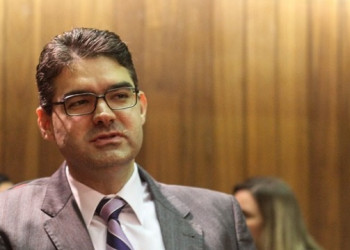 Luciano Nunes sai em defesa de prefeito na cobrança de repasse da Saúde