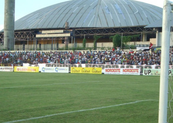 Torcedor acusado de ofensas racistas é proibido de frequentar estádios no Piauí