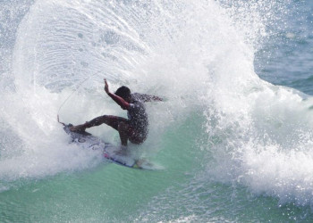 Mundial de Surfe em Trestles começa com 3 vitórias brasileiras