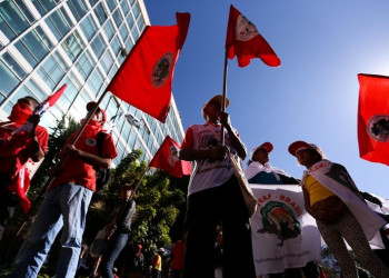 Trabalhadores rurais ocupam Ministério do Planejamento em Brasilia