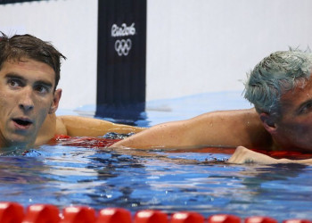 Phelps aconselhou Lochte a não fazer besteira no Rio antes do 'assalto'