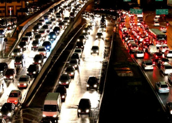 Maioria dos brasileiros quer menos espaço para carro nas ruas