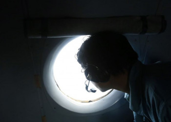 Buscas submarinas por avião da MalaysiaAir são encerradas após 3 anos
