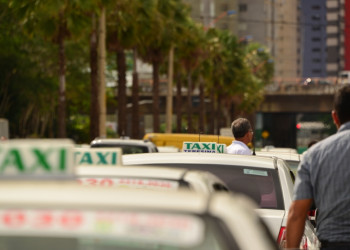 Táxis vão cobrar bandeira 1 nos fins de semana e feriados