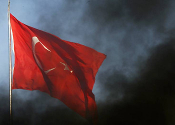 Carro-bomba provoca forte explosão na Turquia