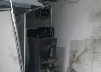 Bando explode caixa eletrônico do Bradesco em Monsenhor Gil