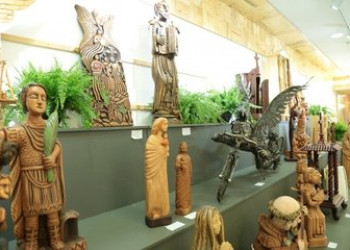 Salão de Arte Santeira abre com exposição de obras de 29 artistas